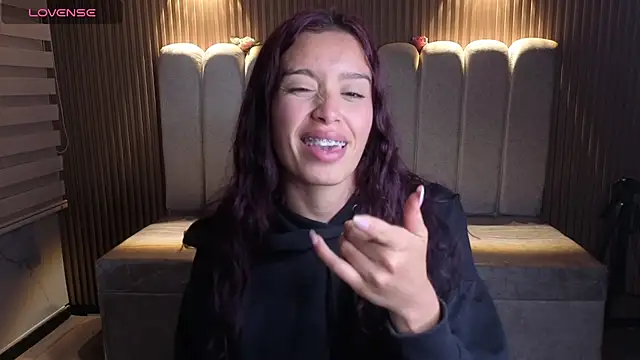  Mia Evans 1 online show from July 2026 07:49:02 PM