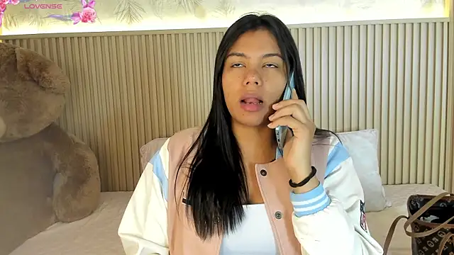 Snapshot of Liss-Reyes chatting on July 2026 01:35:02 PM Liss-Reyes online show from July 2026 01:35:02 PM