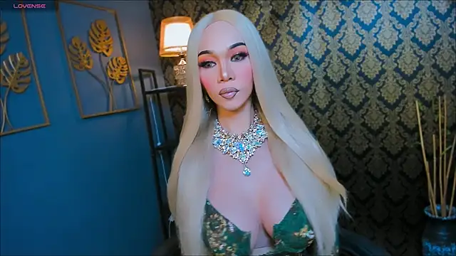 Snapshot of BelindaAbundance chatting on November 2025 03:14:02 PM BelindaAbundance online show from November 2025 03:14:02 PM