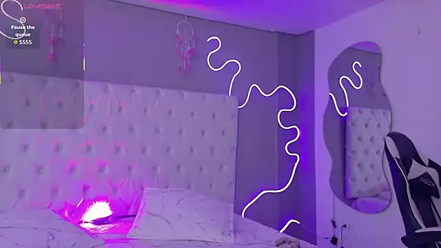 Emma visconti online show from December 2025 04:57:02 PM