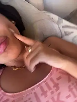 lulizoee online show from February 2026 05:42:02 PM