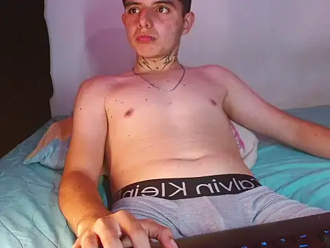 Snapshot of NoahAyala chatting on November 2025 06:37:01 AM NoahAyala online show from November 2025 06:37:01 AM