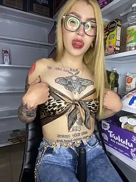 Snapshot of PrettyAshley_ chatting on July 2026 09:50:02 PM PrettyAshley online show from July 2026 09:50:02 PM
