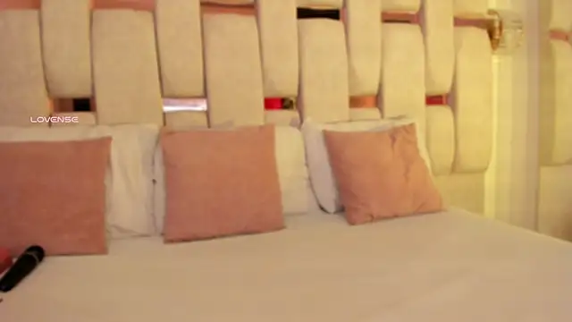 Snapshot of charlotte_line chatting on October 2025 05:02:02 PM charlotte line online show from October 2025 05:02:02 PM