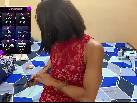 Snapshot of LuvLayla chatting on April 2026 07:33:02 PM LuvLayla online show from April 2026 07:33:02 PM