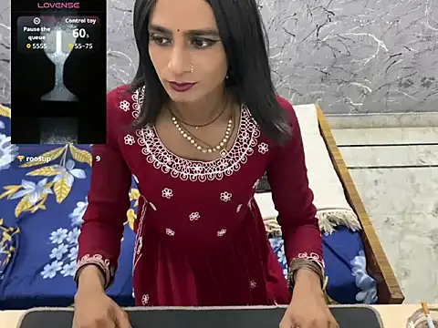 Snapshot of LuvLayla chatting on July 2026 01:07:02 PM LuvLayla online show from July 2026 01:07:02 PM