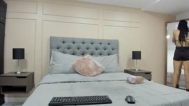 ALICESANDOVAL online show from September 2025 11:45:02 AM