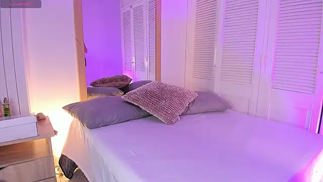 ALICESANDOVAL online show from April 2026 11:12:01 AM