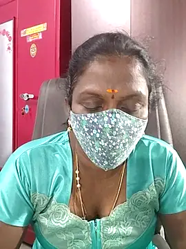 Snapshot of umashreetamil chatting on February 2026 05:28:01 PM umashreetamil online show from February 2026 05:28:01 PM