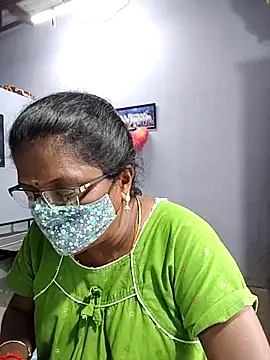 Snapshot of umashreetamil chatting on February 2026 09:41:01 AM umashreetamil online show from February 2026 09:41:01 AM