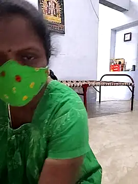 Snapshot of umashreetamil chatting on March 2026 04:08:02 AM umashreetamil online show from March 2026 04:08:02 AM