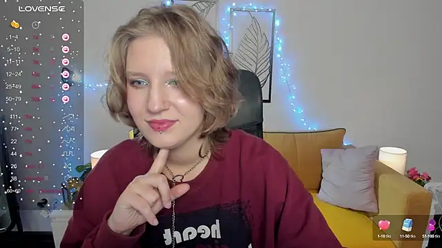 Snapshot of Hailey_Foxy chatting on October 2025 08:44:01 AM Hailey Foxy online show from October 2025 08:44:01 AM