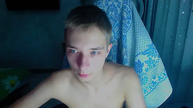 glasses cat online show from February 2026 10:15:01 PM