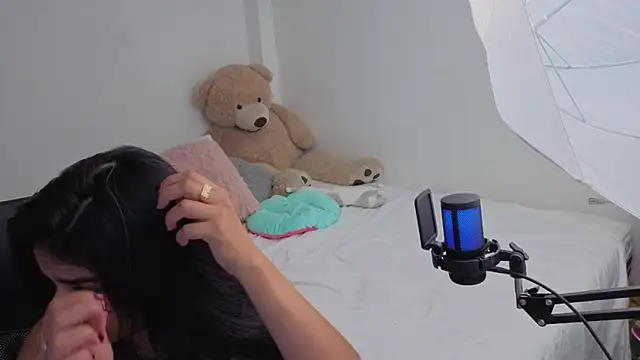 valerihouse online show from April 2026 01:11:02 AM