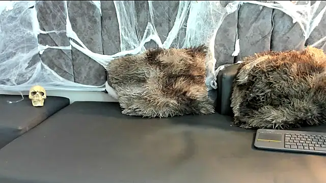 Snapshot of Rowan_Mills chatting on October 2025 08:42:02 PM Rowan Mills online show from October 2025 08:42:02 PM