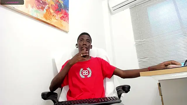 Snapshot of Alan_blacke chatting on October 2025 12:34:02 PM Alan blacke online show from October 2025 12:34:02 PM