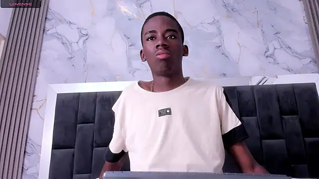 Snapshot of Alan_blacke chatting on November 2025 01:12:02 PM Alan blacke online show from November 2025 01:12:02 PM