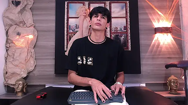 Franvill Trato online show from October 2025 07:08:01 PM