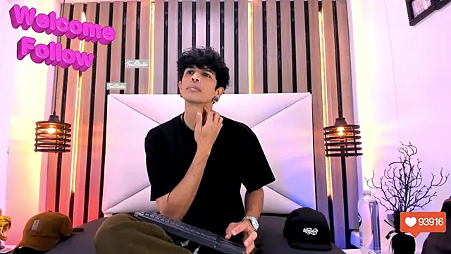 Franvill Trato online show from November 2025 07:17:01 PM