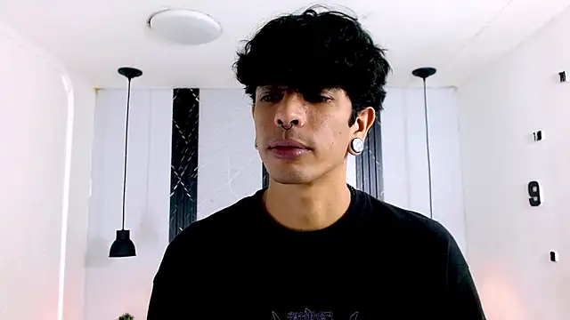 Franvill Trato online show from December 2025 06:45:01 PM