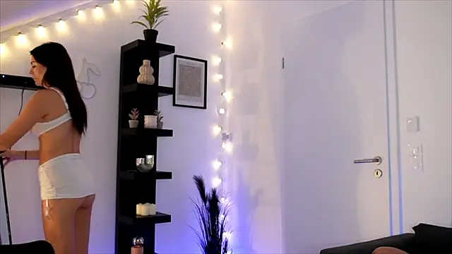 SophieFleur online show from October 2025 01:11:01 PM