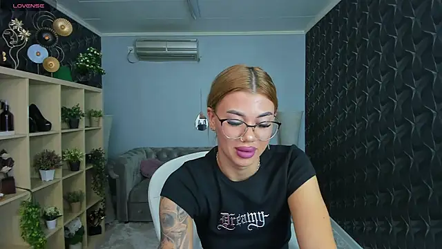 xPuka online show from September 2025 04:52:02 PM