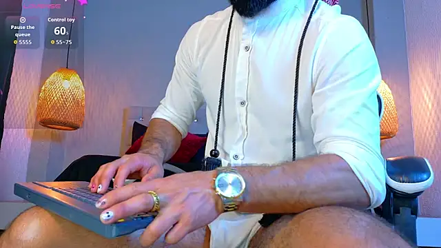 Thaiel Fosteer online show from October 2025 07:03:02 AM