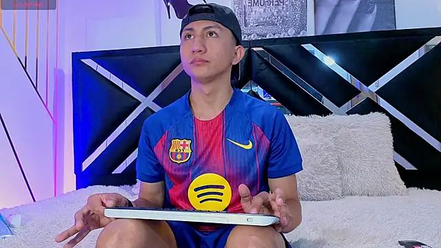 oliver mr  online show from April 2026 08:13:02 PM