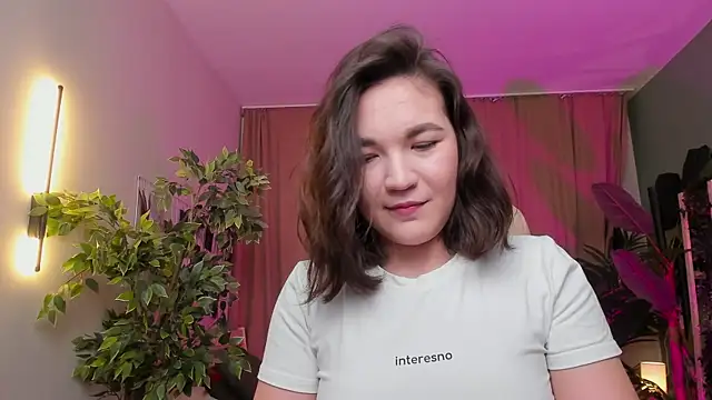 Halle Berrry online show from December 2025 02:11:01 PM