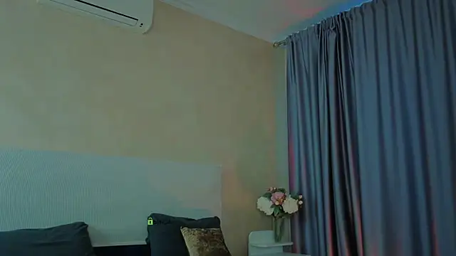 Snapshot of _sophielov chatting on May 2026 02:41:02 AM sophielov online show from May 2026 02:41:02 AM
