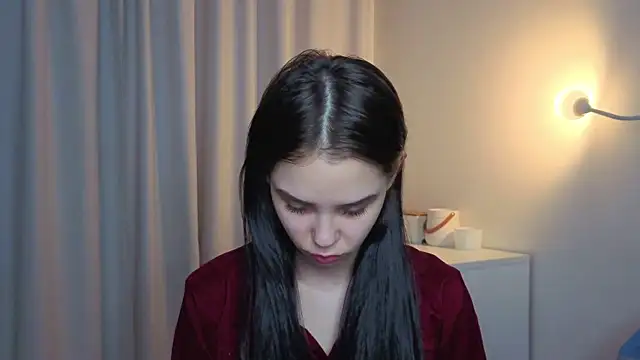 slyshypie online show from December 2025 01:31:01 PM