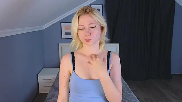 Violet Willis online show from September 2025 03:15:02 PM