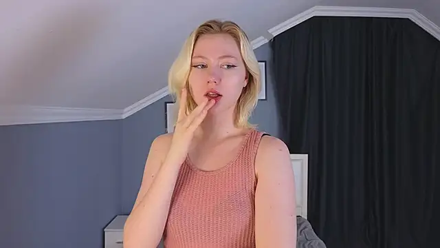 Violet Willis online show from October 2025 03:08:02 PM