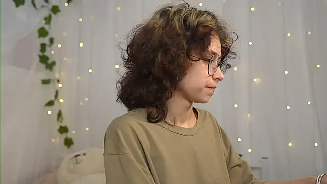 MimiLicks online show from September 2025 09:00:02 AM