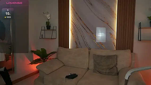 GiaNovak online show from December 2025 07:09:01 PM