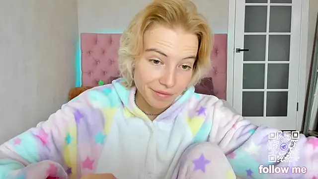 Pink Lila18 online show from October 2025 08:22:02 AM