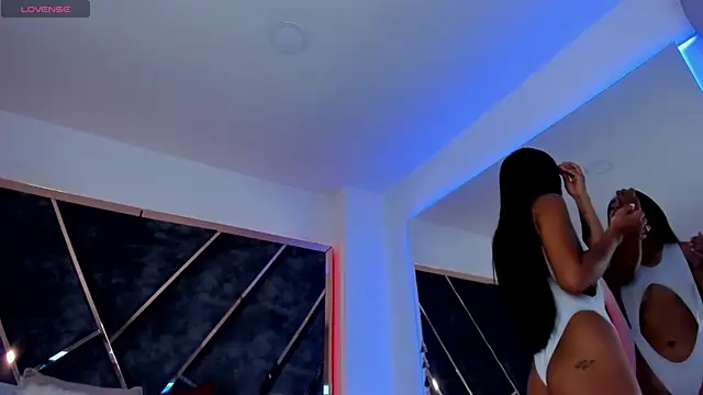 SusanaHenao online show from November 2025 05:58:02 PM