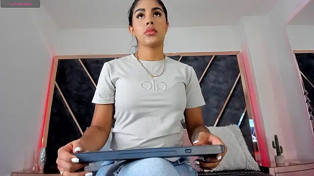 SusanaHenao online show from March 2026 05:30:01 PM