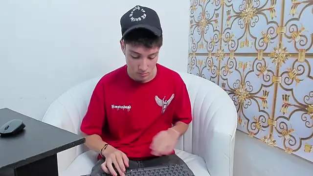 LittleDanny  online show from November 2025 03:39:01 PM