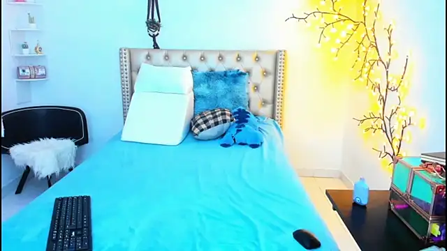 LenaStylesOA online show from September 2025 08:34:01 PM