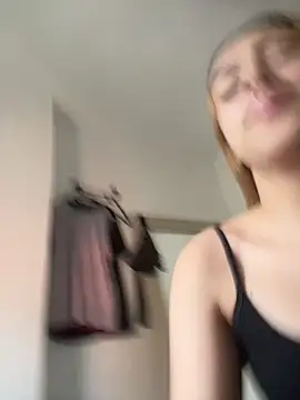 Natasha-Adams online show from April 2026 10:00:02 PM