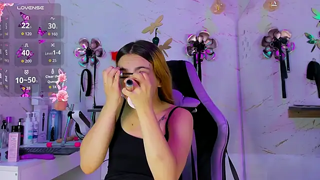 Natasha-Adams online show from April 2026 09:17:01 PM