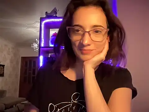 Snapshot of Tomiriss chatting on September 2025 01:50:01 AM Tomiriss online show from September 2025 01:50:01 AM