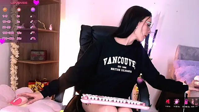 Snapshot of AuroraHans1 chatting on February 2026 01:37:01 AM AuroraHans1 online show from February 2026 01:37:01 AM