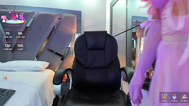 Abril monroe  online show from November 2025 04:47:01 AM