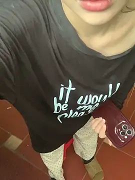 Tieuvi 18 online show from November 2025 01:00:02 AM