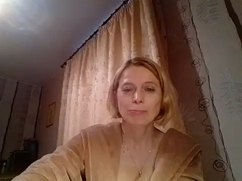 LiluXRose online show from October 2025 01:56:02 PM