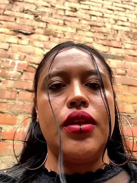 Snapshot of -Mia1 chatting on October 2025 03:24:02 PM -Mia1 online show from October 2025 03:24:02 PM