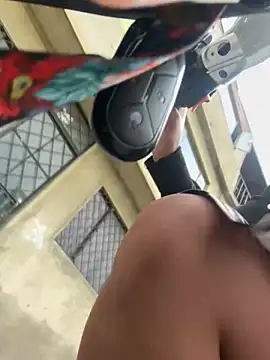 Snapshot of -Mia1 chatting on November 2025 03:22:01 PM -Mia1 online show from November 2025 03:22:01 PM