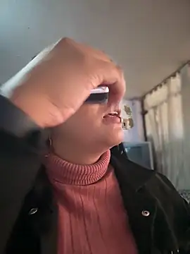 Snapshot of -Mia1 chatting on November 2025 12:15:01 PM -Mia1 online show from November 2025 12:15:01 PM